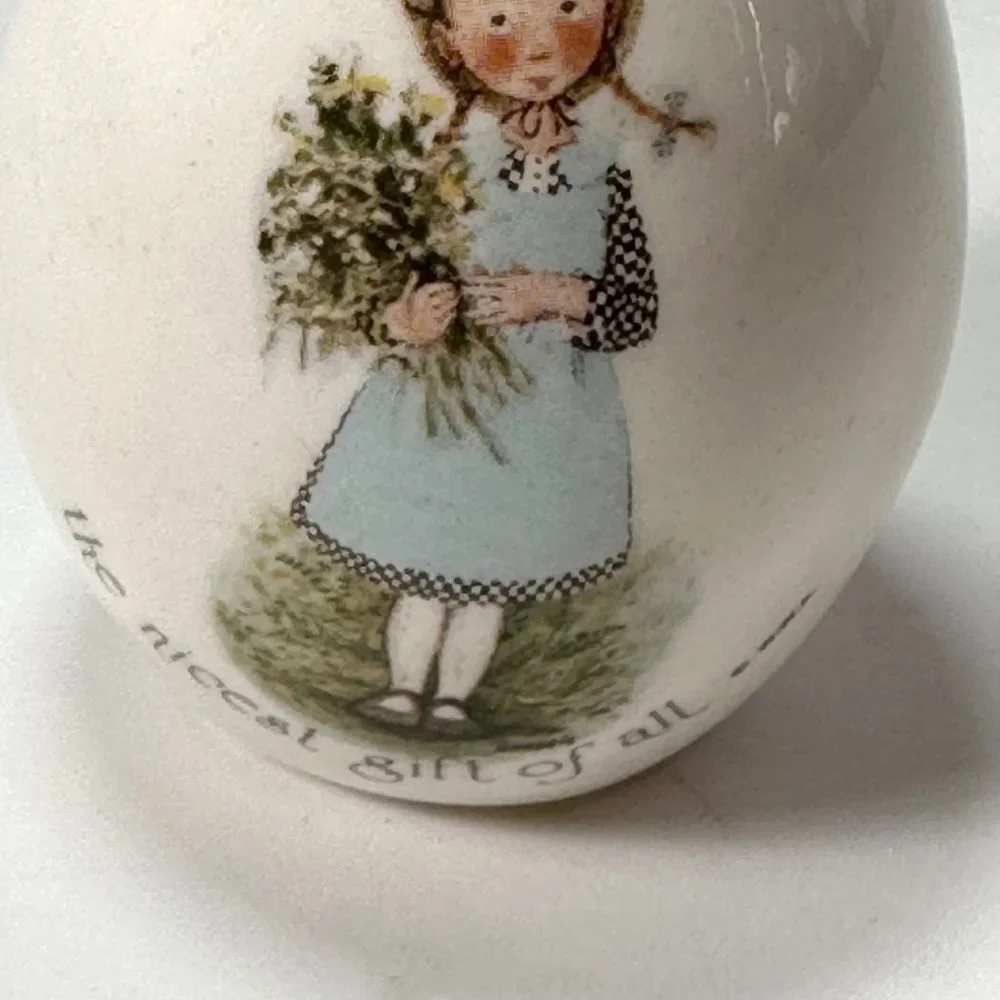 Porcelain Egg with Small Girl Love is the Greatest Gift of All W.W.A.